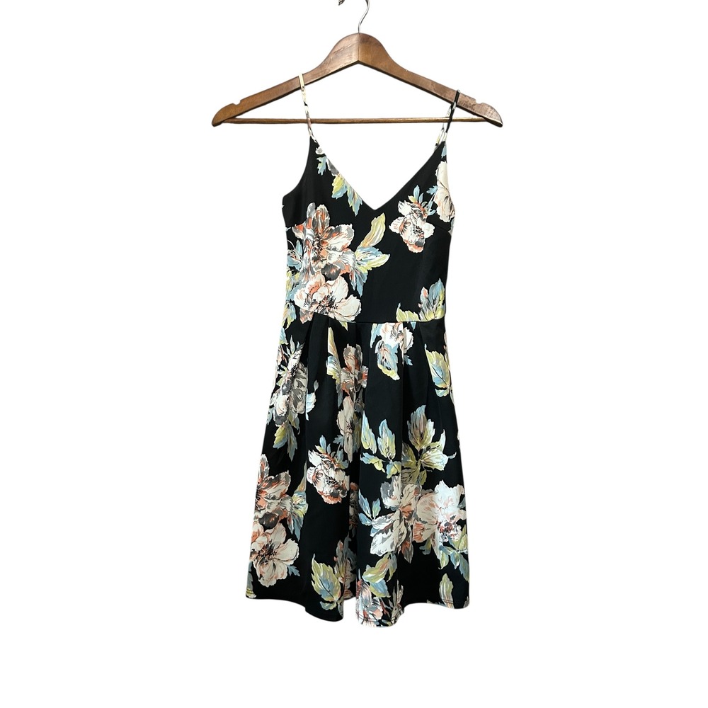 Soprano XS Black Floral Print Sleeveless V-Neck Fit & Flare Dress